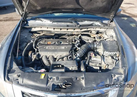 2009 Honda Accord 2.4 Ex-L z USA, uszkodzony, nr VIN 1HGCP26819A067202